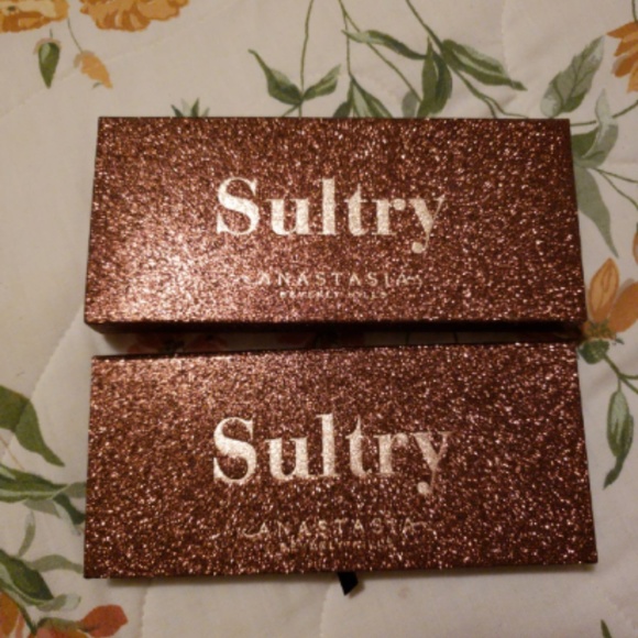 Anastasia Beverly Hills Sultry Eyeshadow Palette - Picture 3 of 4